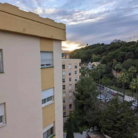 Con Vistas Y Terraza En شقة ماربيا