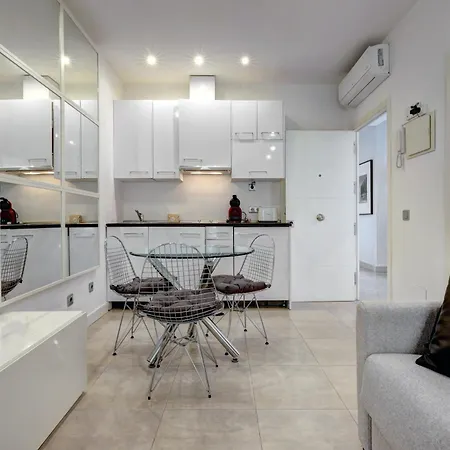 Con Vistas Y Terraza En 公寓