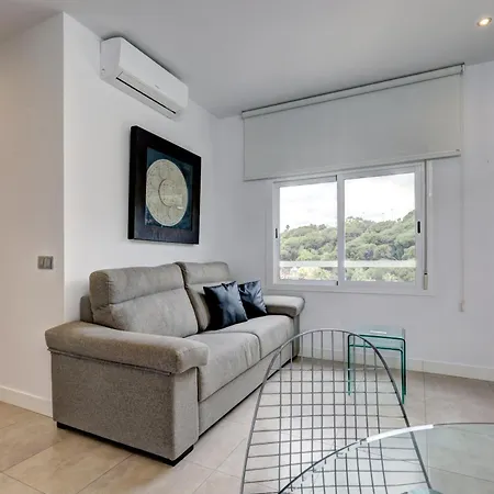 Con Vistas Y Terraza En Διαμέρισμα *