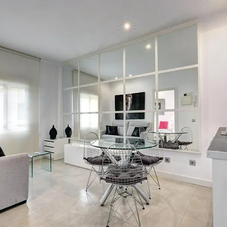 Con Vistas Y Terraza En *