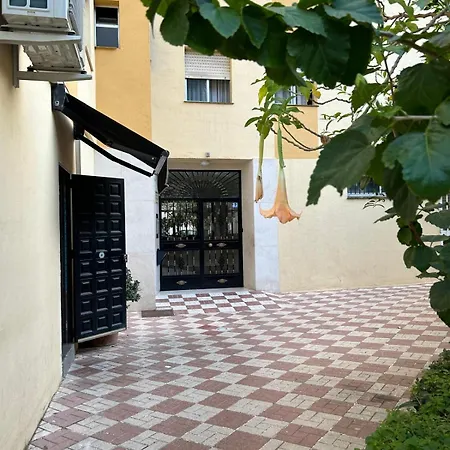 Con Vistas Y Terraza En * Μαρμπέλλα