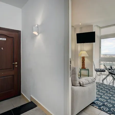 Con Vistas Y Terraza En Apartment Marbella